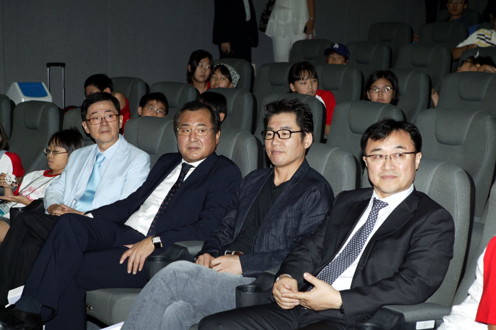 신영균예술문화재단 김두호 이사, 신언식 이사, 박상원 이사, 한국예술종합학교 박종원 총장(좌측부터)