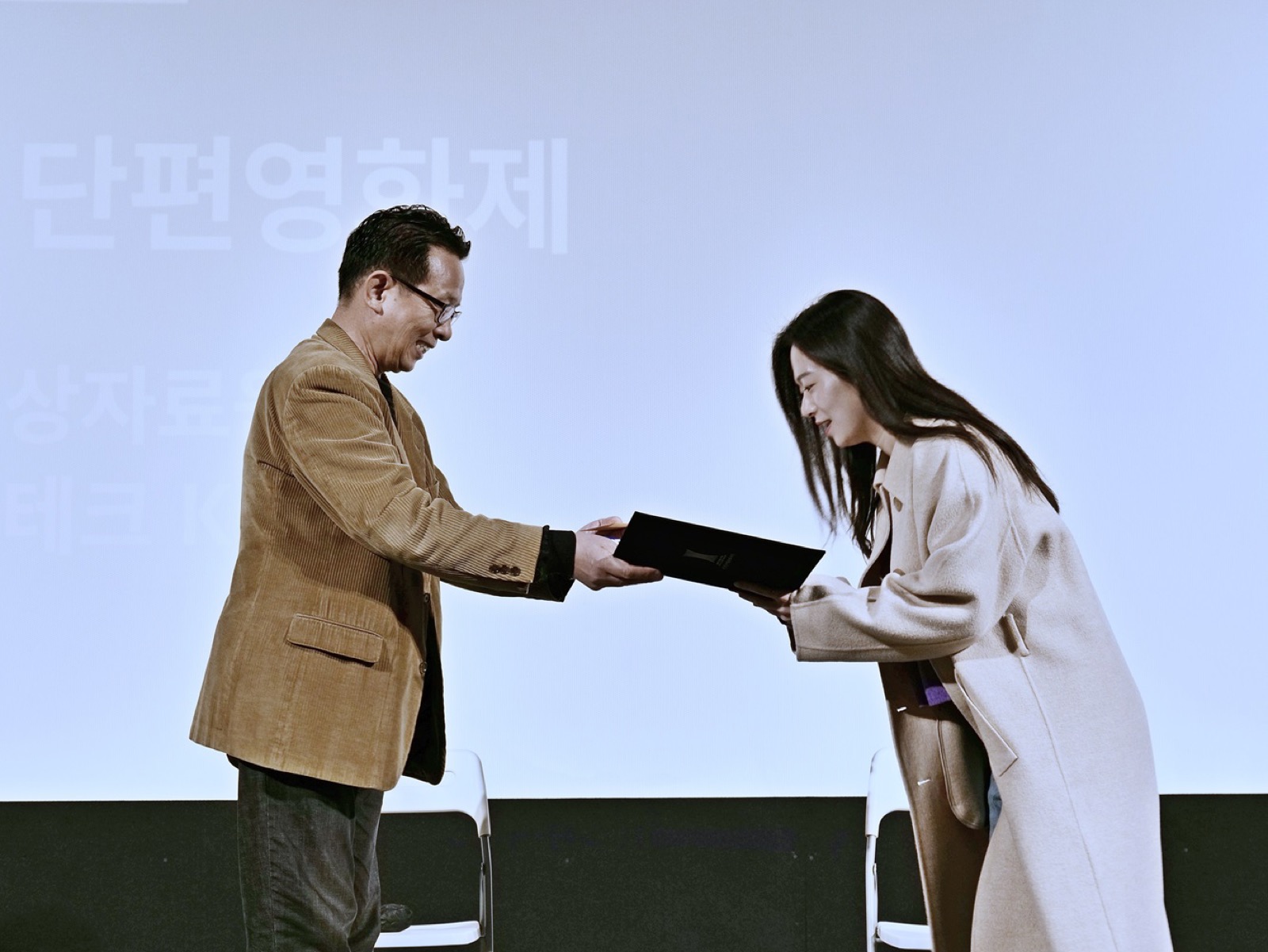 장려상 - <희망의 종소리> 한혜인 감독