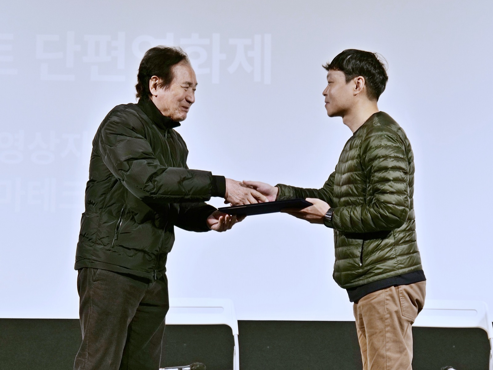 작품상 - <언 땅> 조지훈 감독