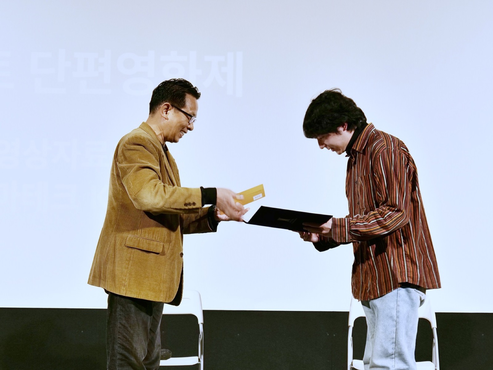 장려상 - <#1-1> 박준혁 감독